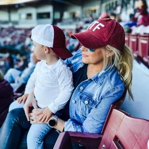 Meet your Posher, Laura